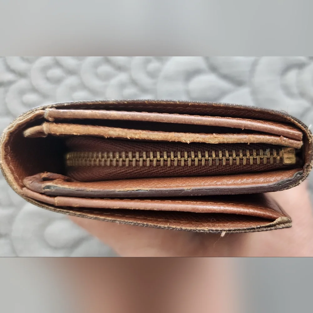 LV Monogram wallet - Picture 7 of 10